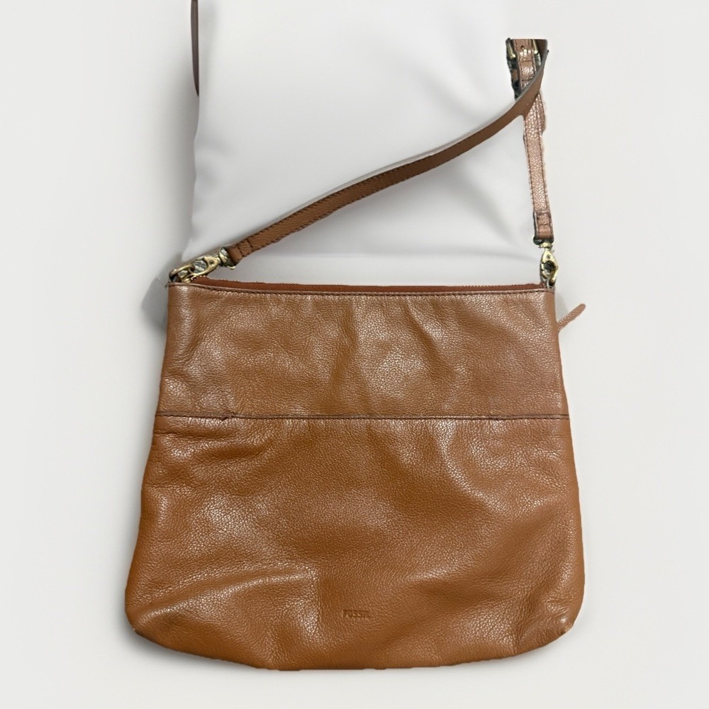 Fossil Brown Cow Hide Leather Crossbody Bag Purse Adjustable Strap Zipper Pocket